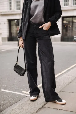 Freeman T. Porter Agatha Velvet Store