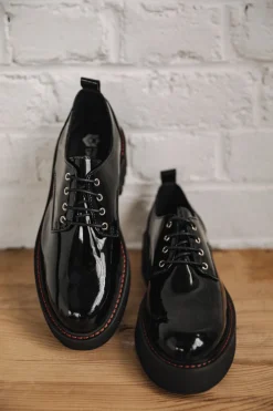 Freeman T. Porter Neve Varnish Hot