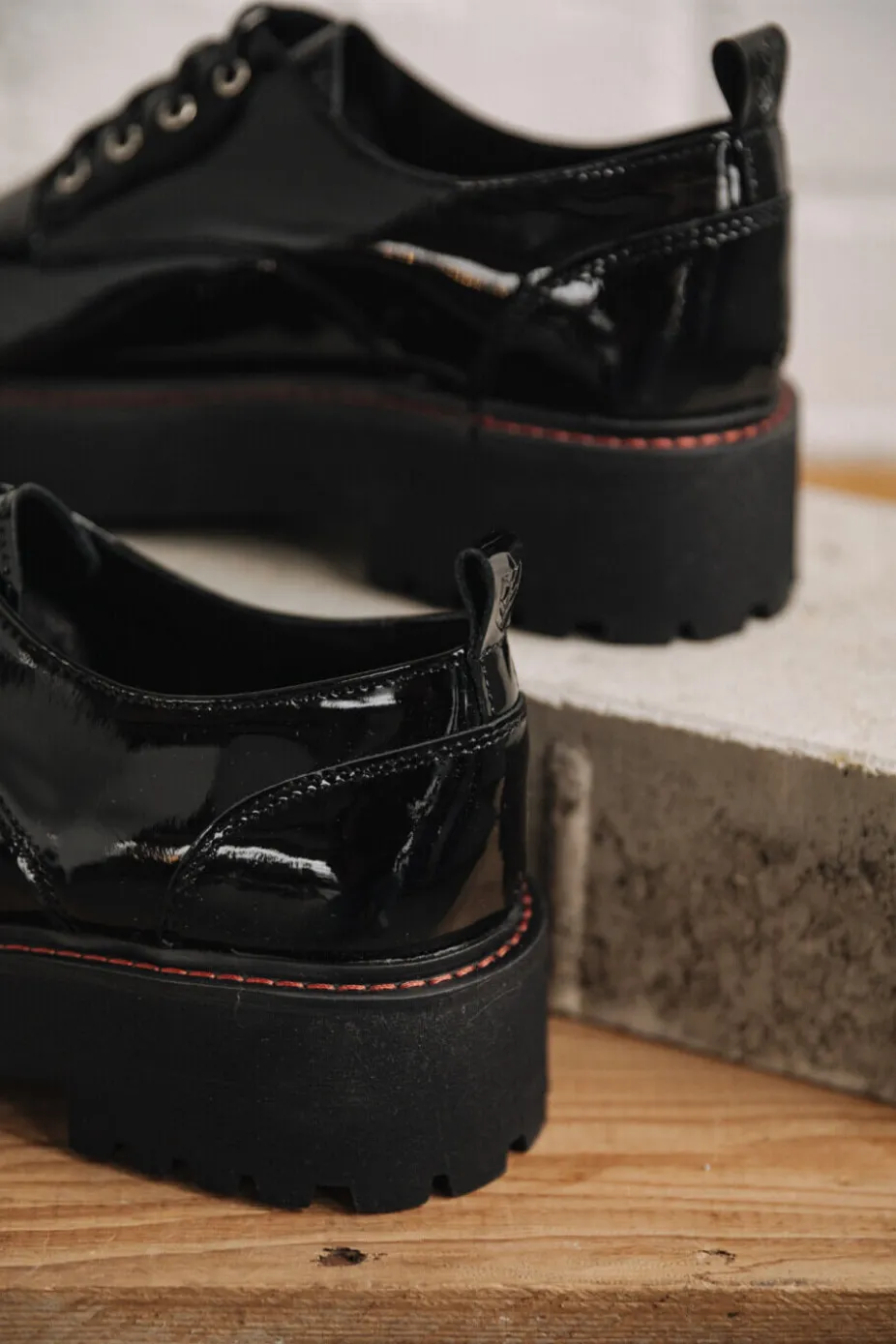 Freeman T. Porter Neve Varnish Hot