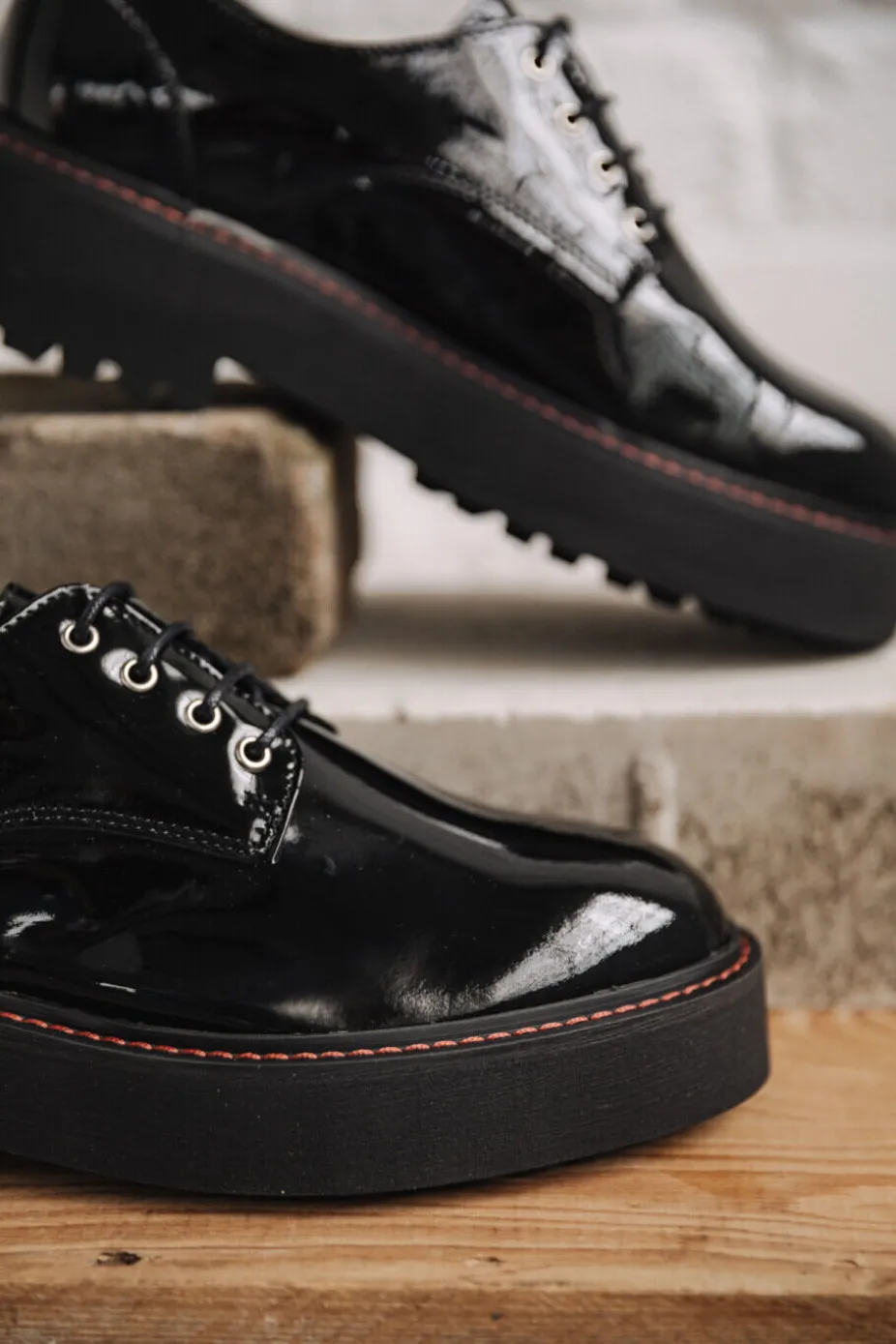 Freeman T. Porter Neve Varnish Hot