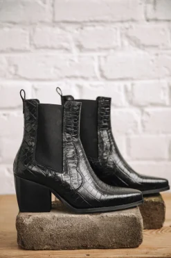 Freeman T. Porter Teresa Croco Hot