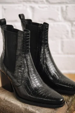 Freeman T. Porter Teresa Croco Hot