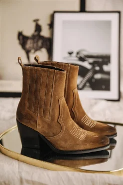 Freeman T. Porter Teresa Suede Fashion